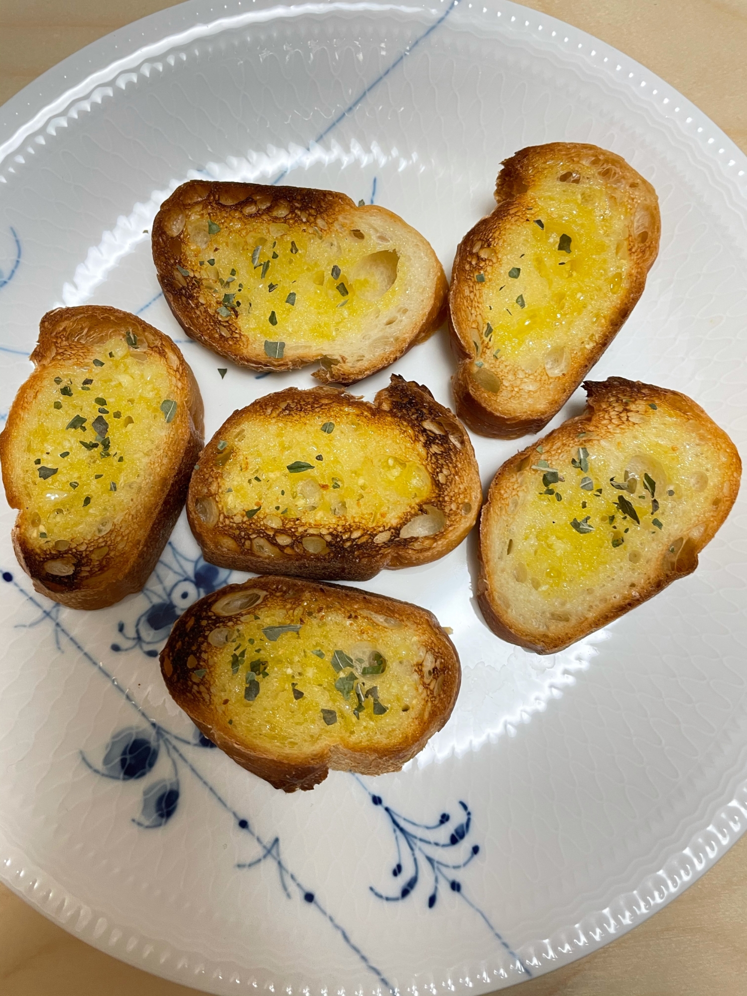 ガーリックバタートースト レシピ 作り方 By えみちゃん511 楽天レシピ ガーリックバタートースト レシピ 作り方 By えみちゃん511 楽天レシピ