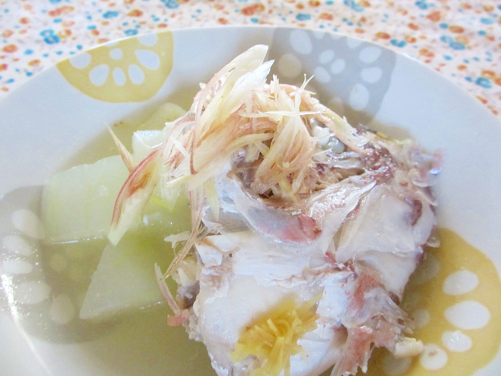 鯛のアラと冬瓜のスープ、ミョウガ風味
