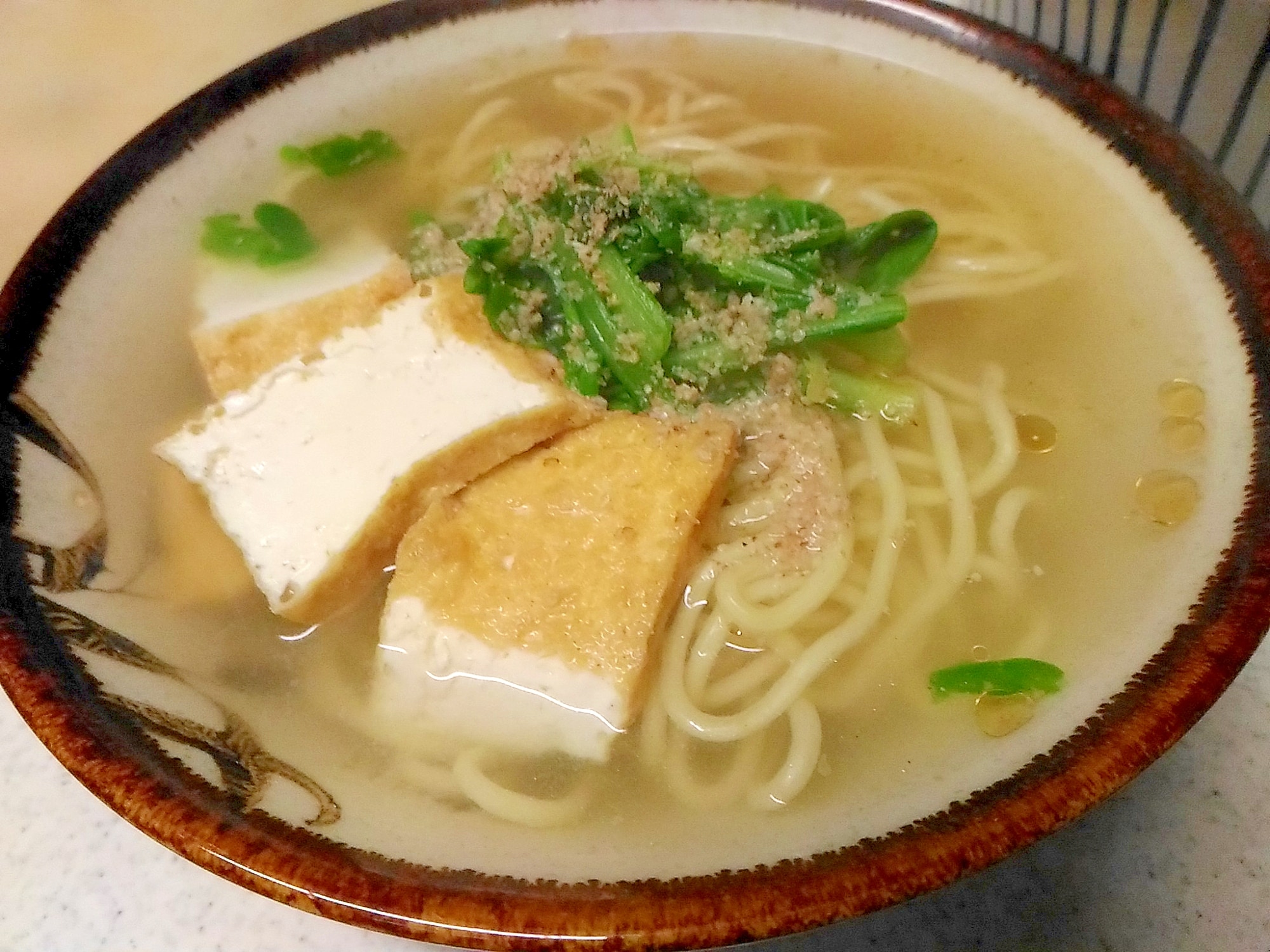 菊菜と厚揚げの塩ラーメン