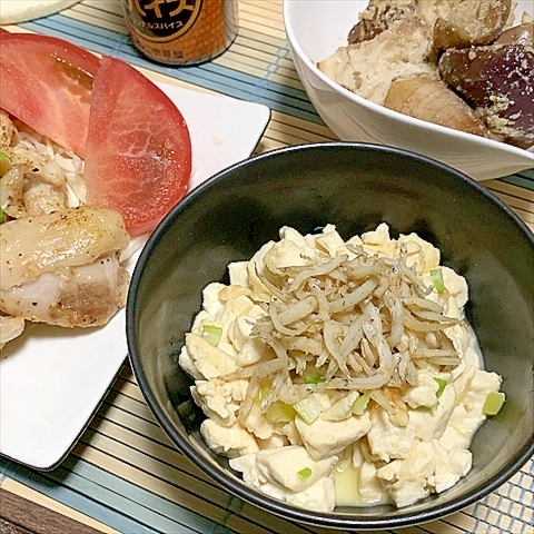 小粋なコツマミ　ぐじゅぐじゅ豆腐にしっとりしらす