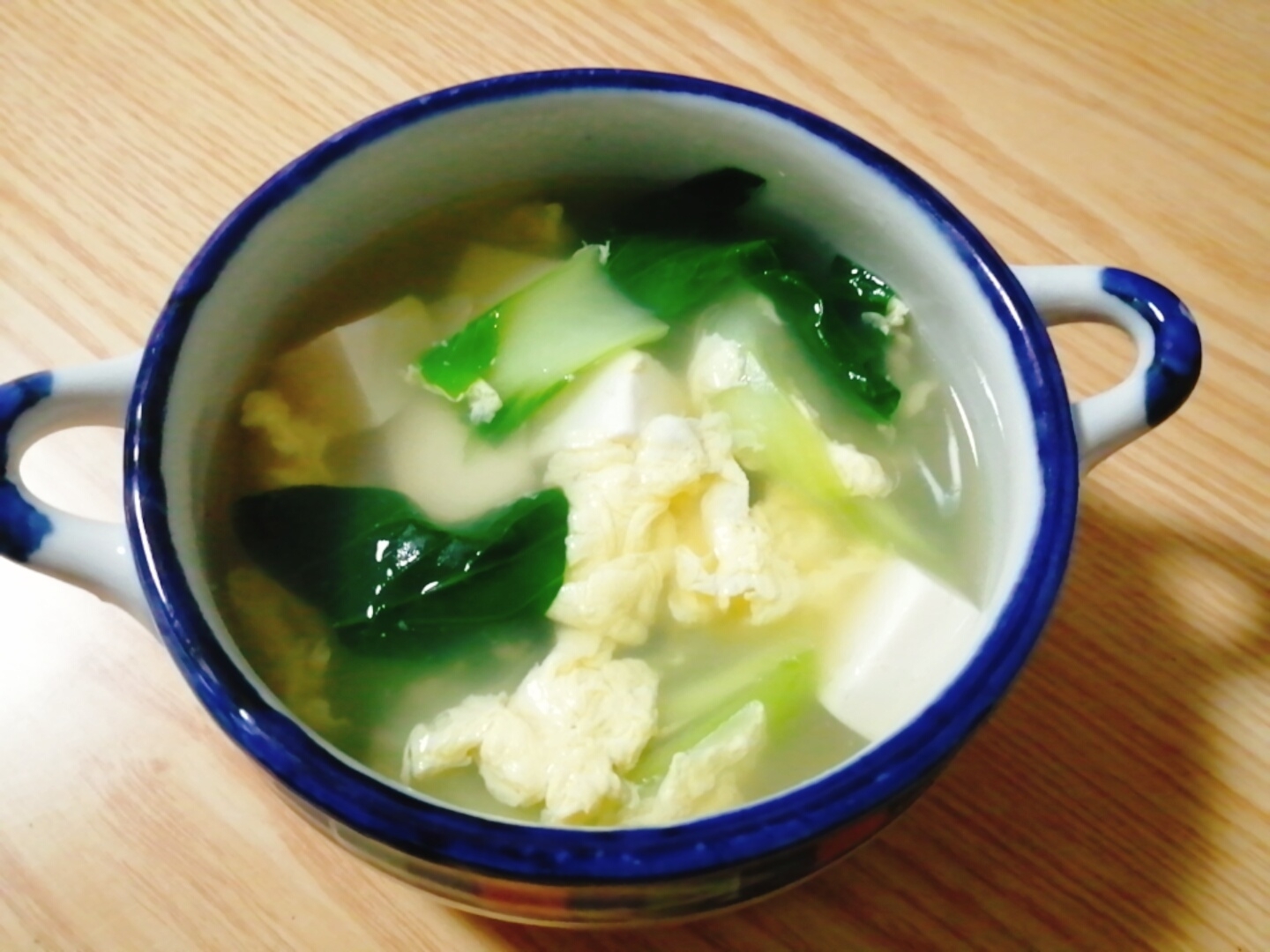 チンゲン菜と豆腐と卵のスープ