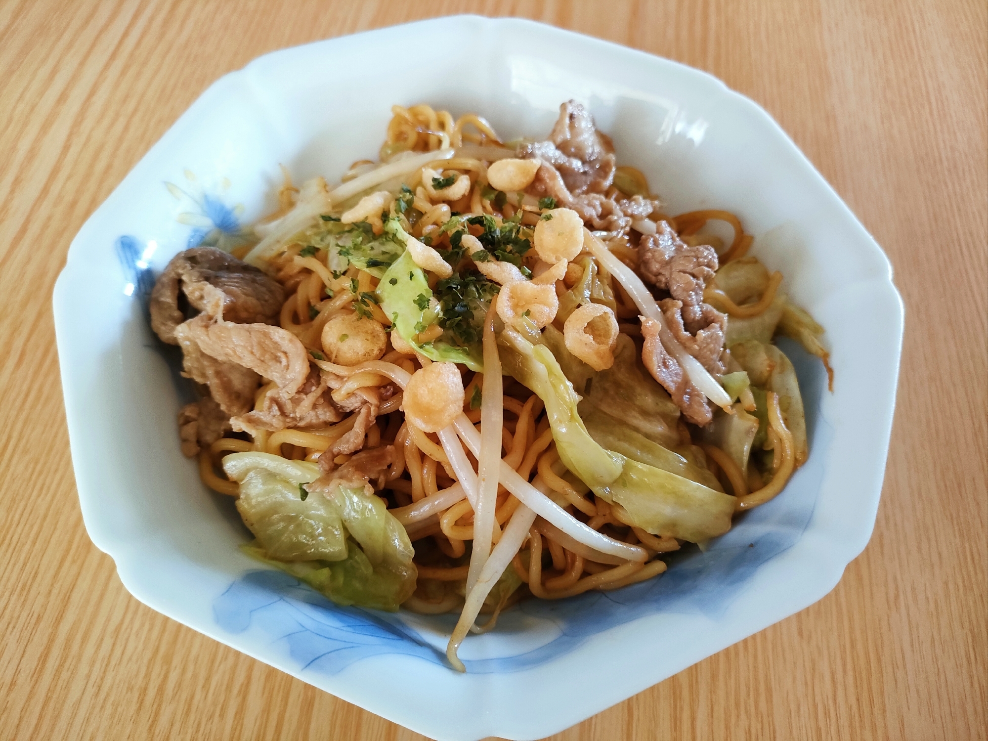 豚肉とキャベツともやしの焼きそば