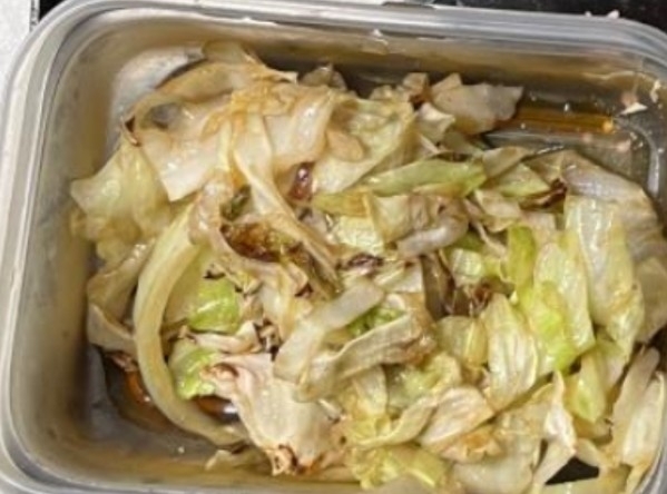 キャベツと玉ねぎのオイスター炒め