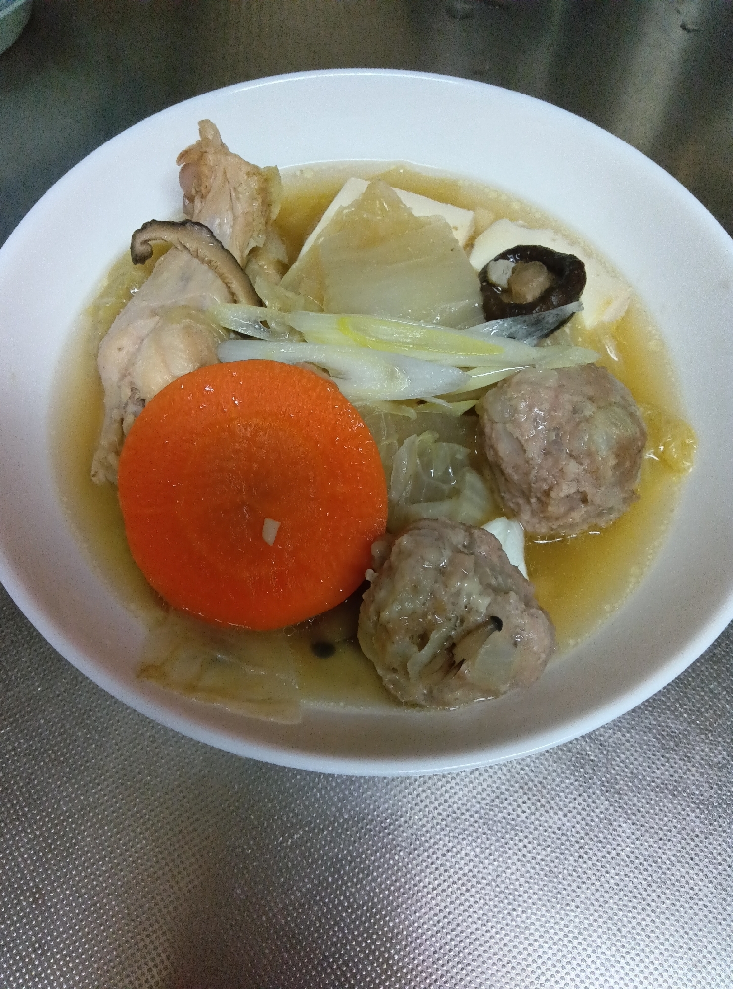 手羽元と肉団子の塩鍋