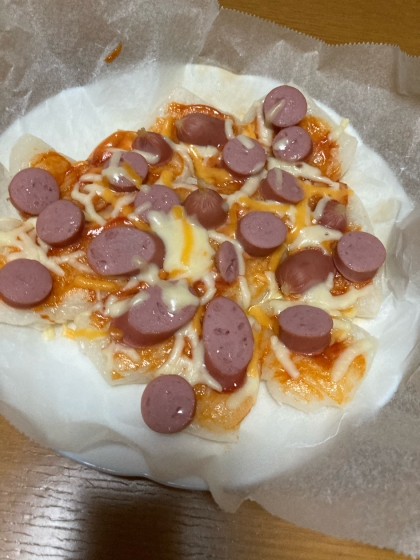 お餅活用！モチモチお餅ピザ♪ウインナーチーズ