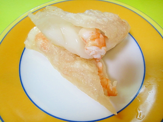 海老入り餅のライスペーパー焼き