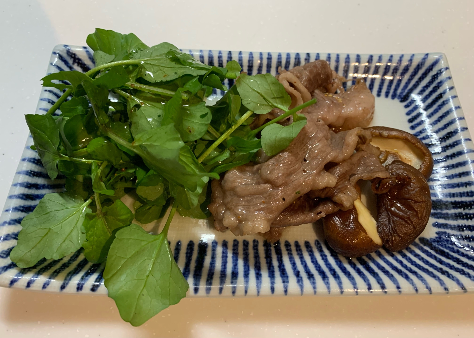 ほりにしで　牛肉と椎茸炒め　クレソンを添えて