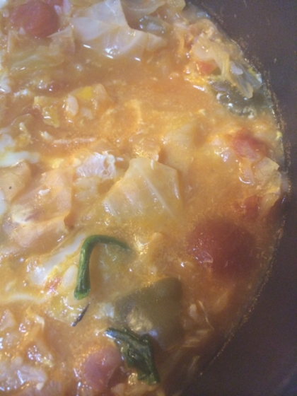 野菜スープをリメイクして作りました(*´▽｀*)ﾉ))
トマトって美的＆健康的♪美味しくいただきました〜♪