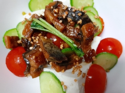 鰻豆腐サラダ