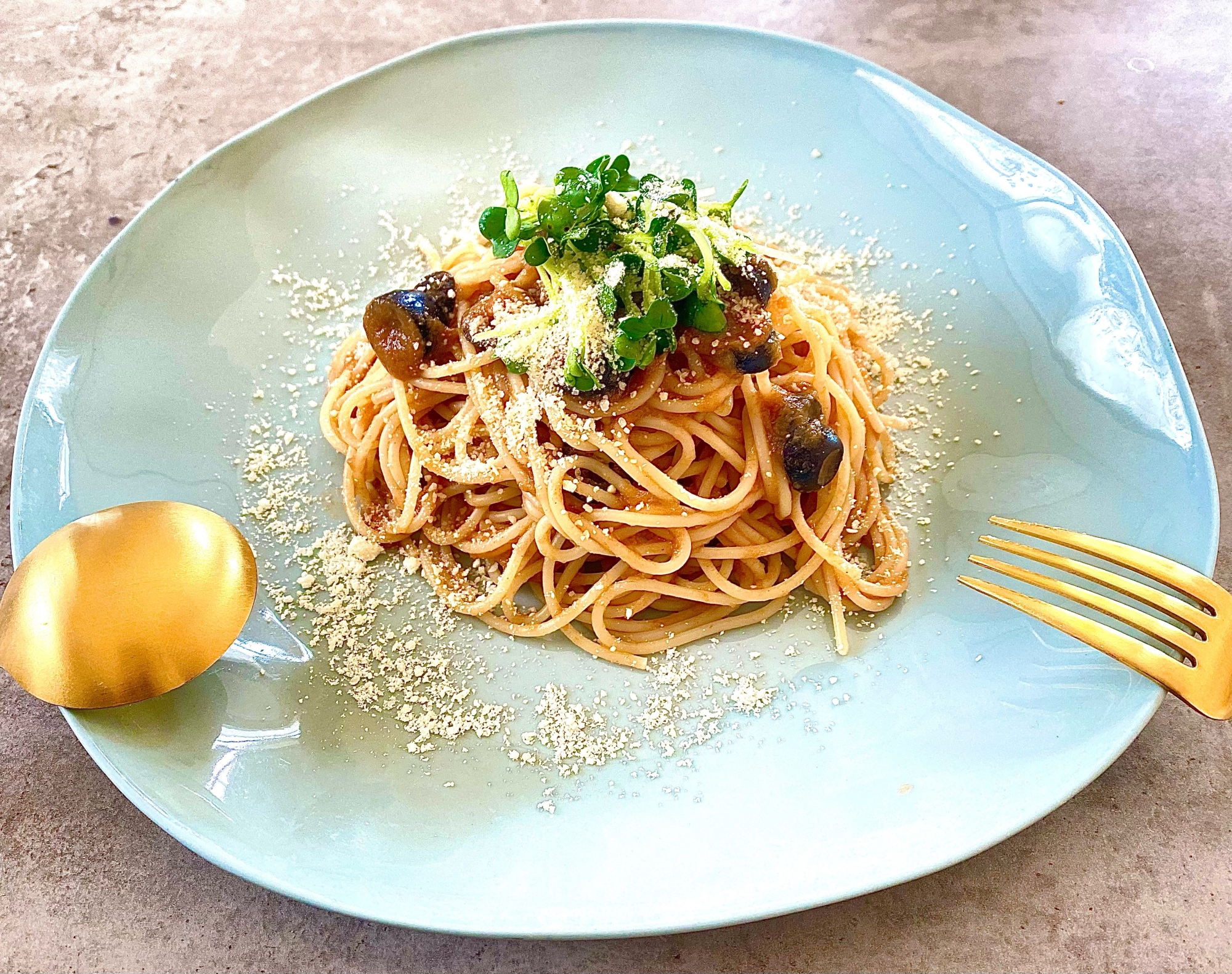 【海老のビスクをアレンジ】海老トマトパスタ