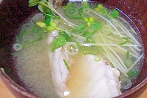 良いだしが出ます スズキのアラのお味噌汁 レシピ 作り方 By ひろりん1106 楽天レシピ 良いだしが出ます スズキのアラのお味噌汁 レシピ 作り方 By ひろりん1106 楽天レシピ