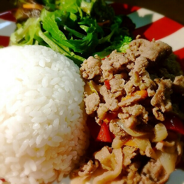 超簡単！豚肉と野菜のエスニックソテー☆