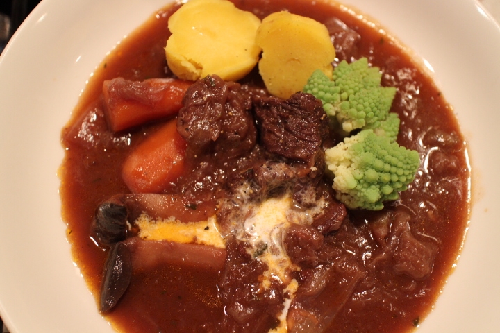 お肉がトロける★完全手作りでも手軽なビーフシチュー