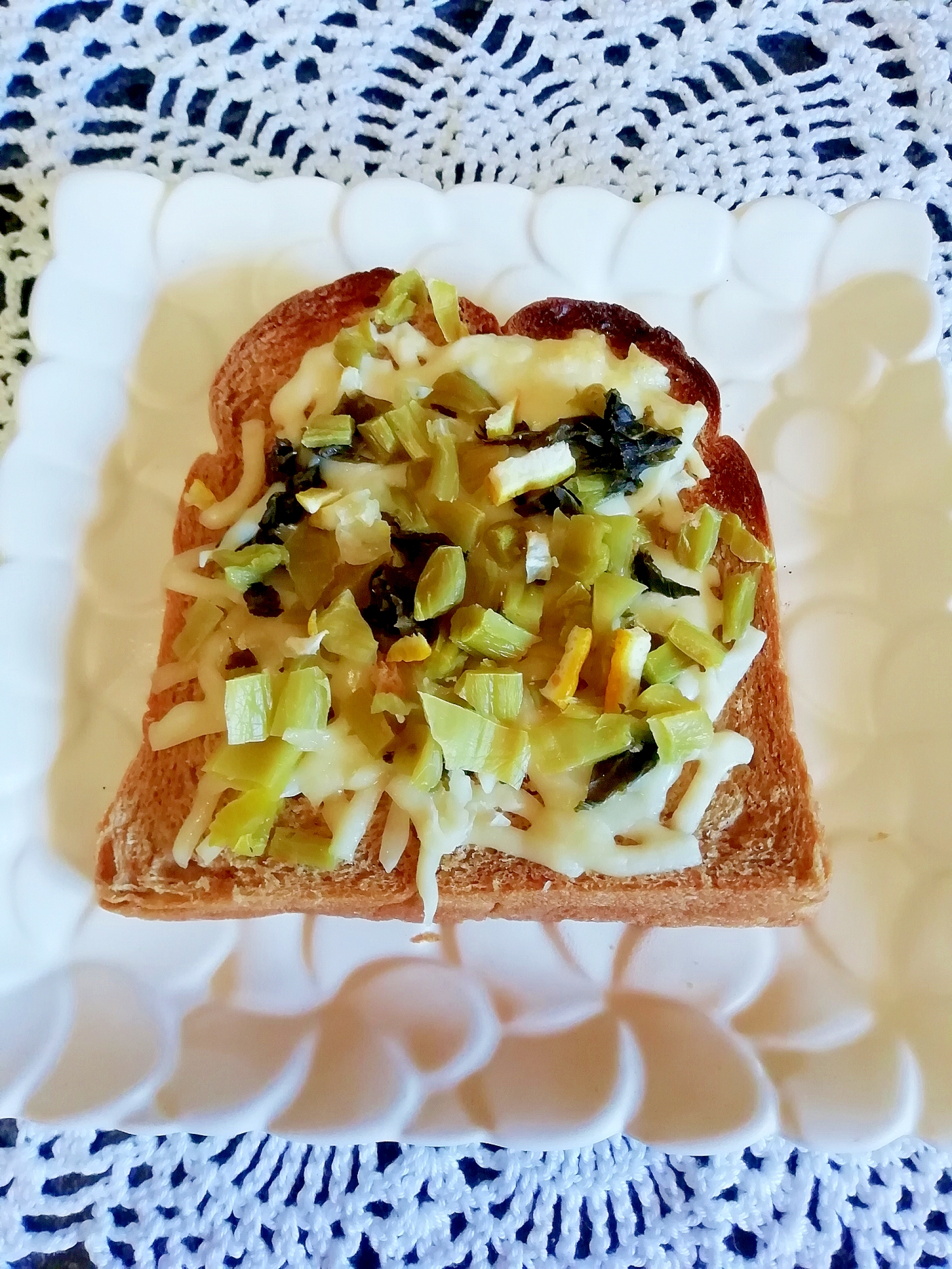 【パン料理】高菜と柚子のチーズトースト