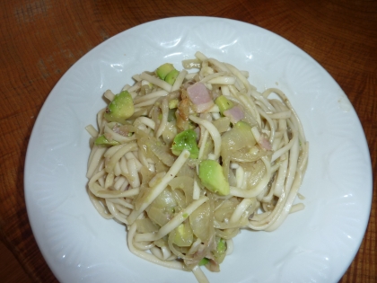 アボカド焼きうどん