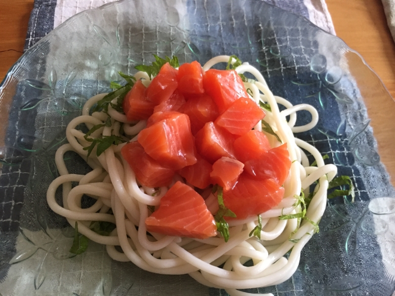 サーモンの冷やしうどん