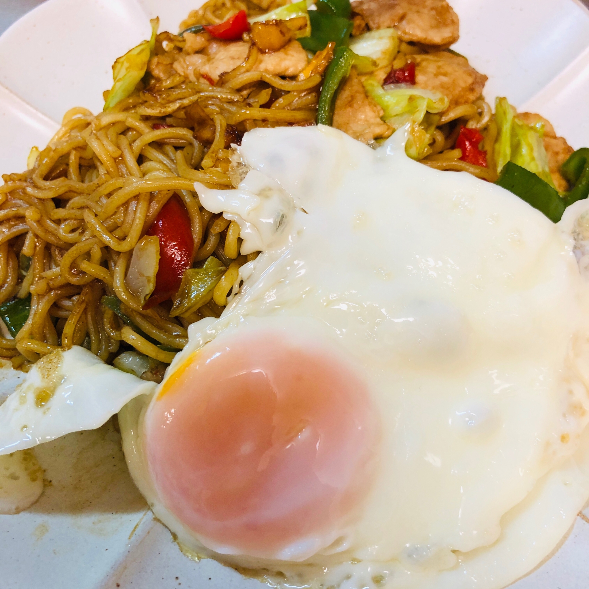 豚肉とパプリカとピーマンの焼きそば