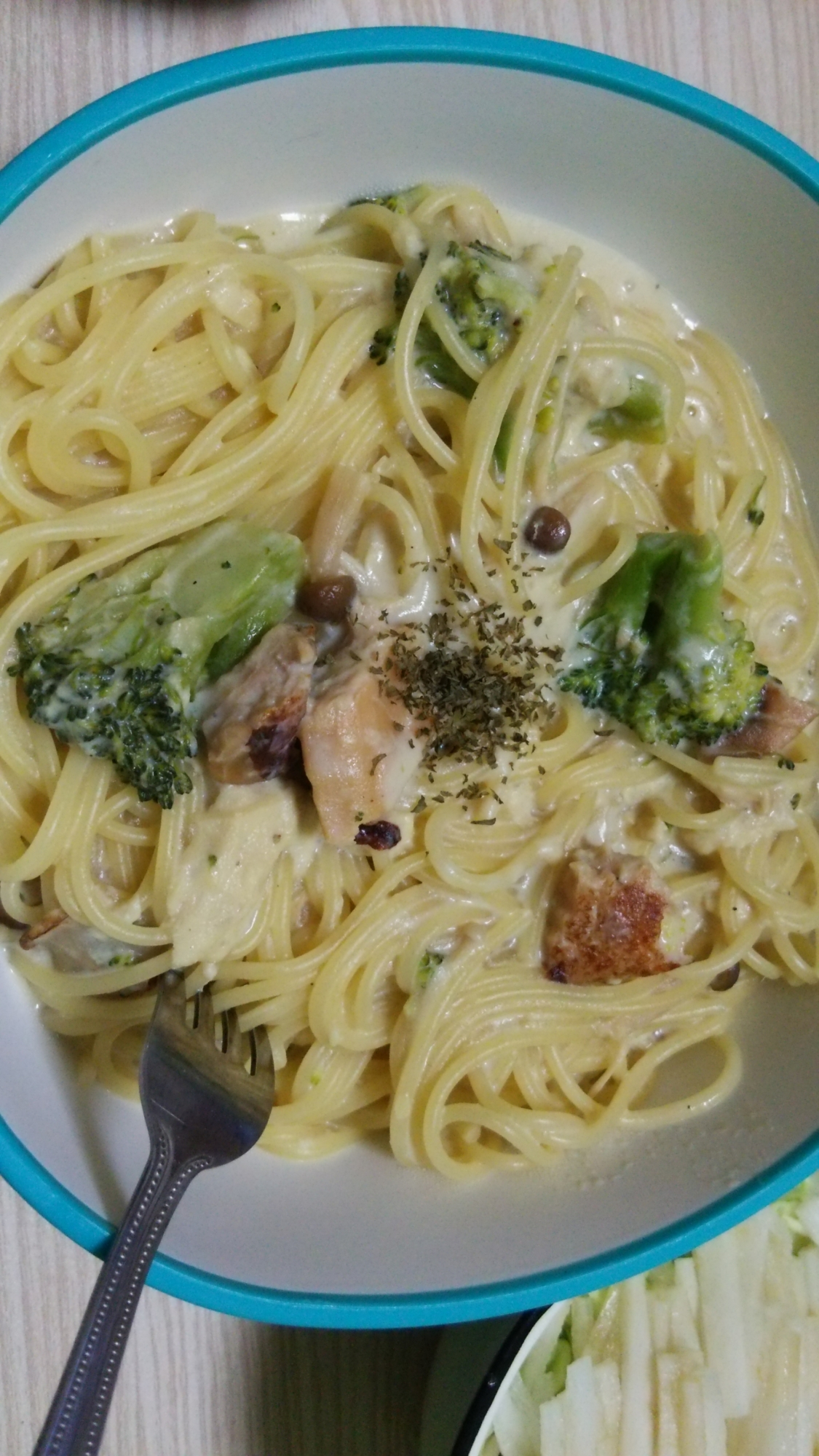 ブロッコリーとサーモンの豆乳パスタ