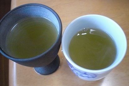 やっとひげ茶が終わった～～～～
また、以前の緑茶で作らせていただきま～す。
(*^_^*)