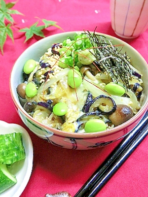 茄子とシメジの卵とじ丼