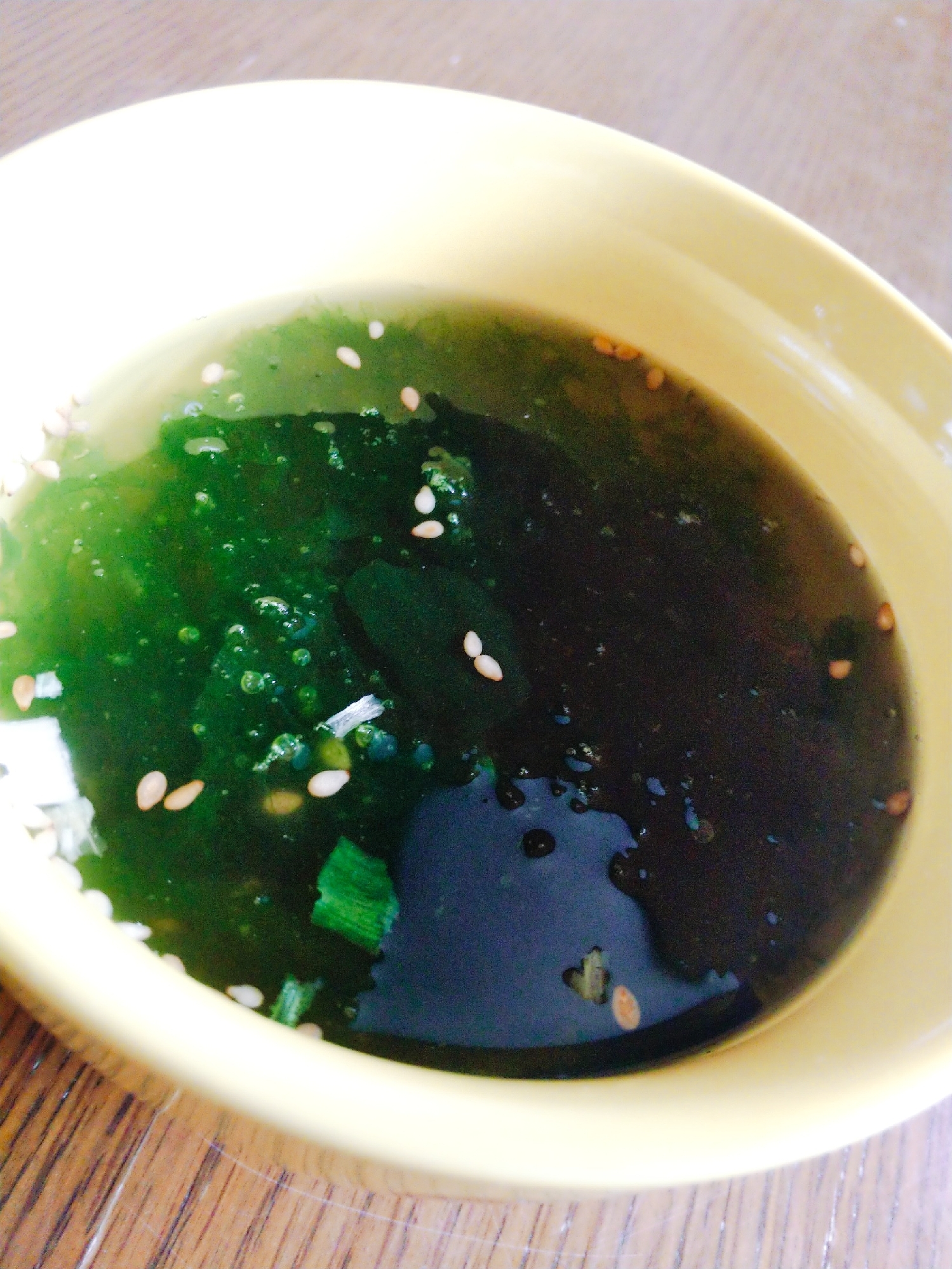 わかめスープのもとで簡単！具だくさん海藻スープ