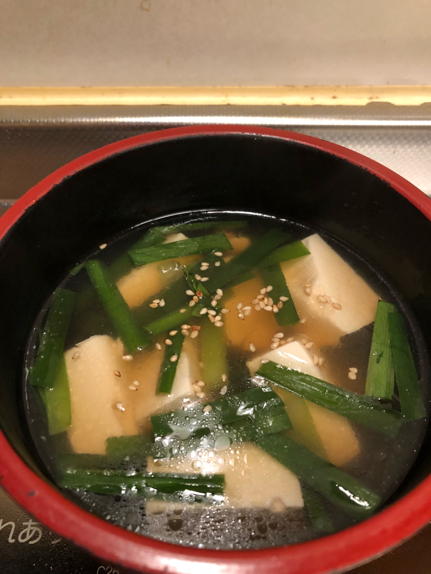 ごま油香る♪お豆腐とニラの中華スープ^_^