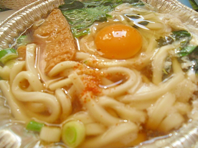 鍋焼き月見きつねうどん