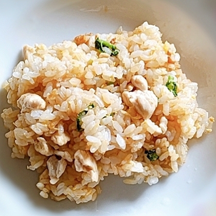 鶏そぼろと細ねぎで卵チャーハン