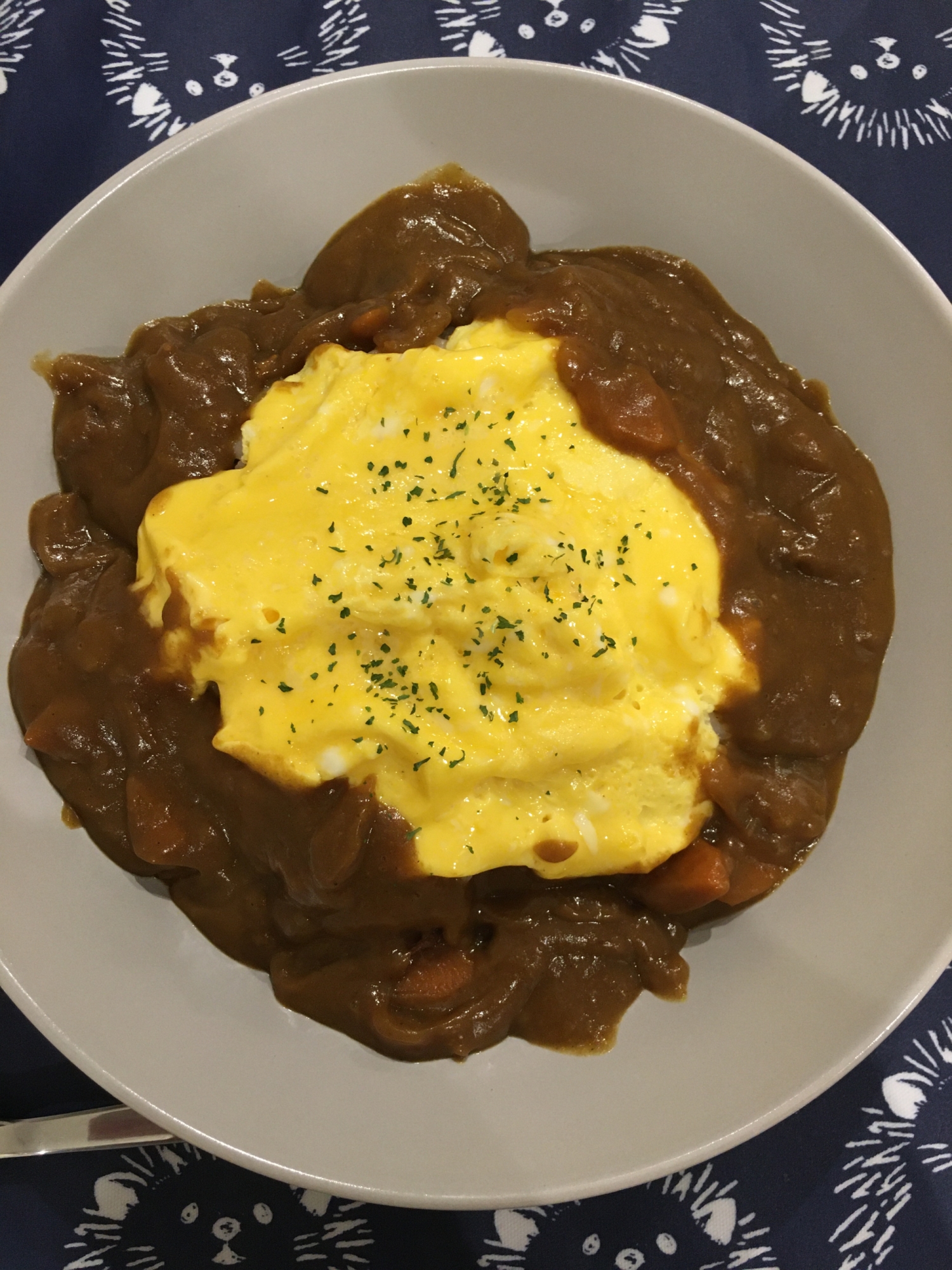 余ったカレーでオムカレー