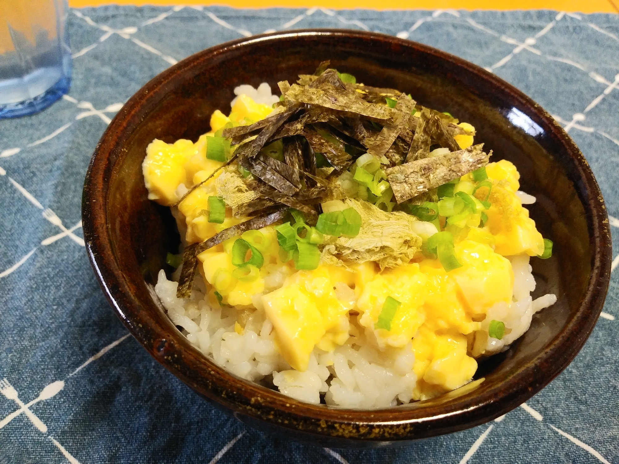 すぐできる！卵豆腐とろろ昆布丼