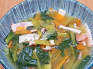 小松菜とベーコンとエリンギの煮込み