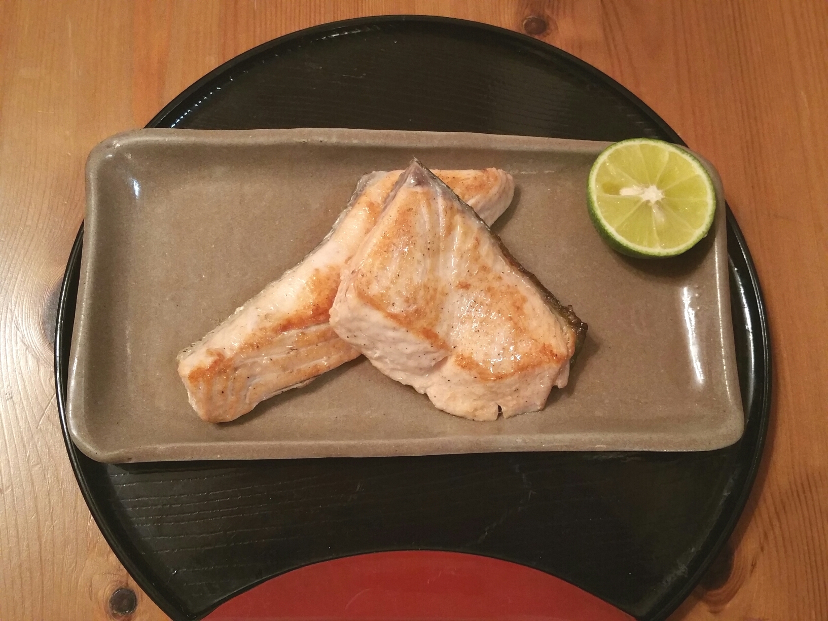 鮭をフライパンでふんわり焼く方法！