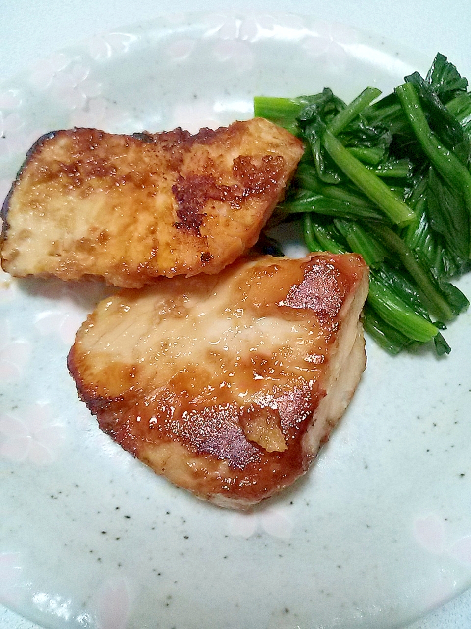 メバチマグロの生姜しょうゆ焼き レシピ 作り方 By ぐっち1618 楽天レシピ メバチマグロの生姜しょうゆ焼き レシピ 作り方 By ぐっち1618 楽天レシピ