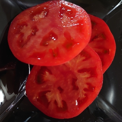 あきちゃ〜ん♪
実家でもらったトマトとお酢でほぼタダで美味しいサラダが出来ちゃいました❣
実家が近いのは有り難い♡
遠い方はG･W使って帰省されるんですよね〜