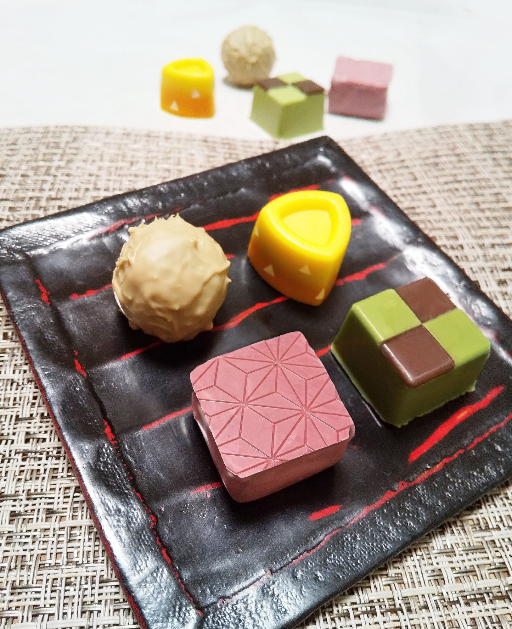 ボンボンショコラ 苺 レシピ 作り方 By おだマキ ショコラスキー 楽天レシピ