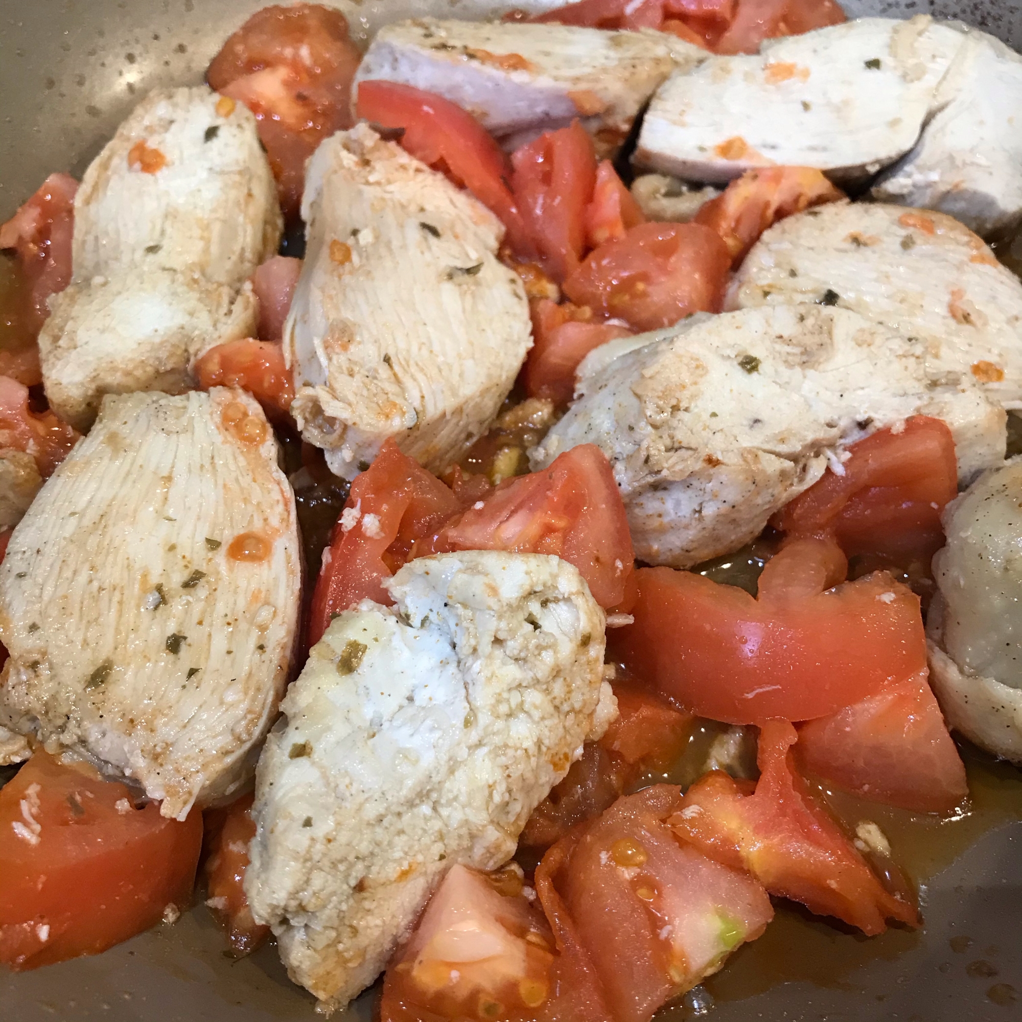 鶏むねとトマトのペペロンチーノ炒め