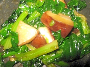 ほうれん草と椎茸のマーガリン醤油炒め