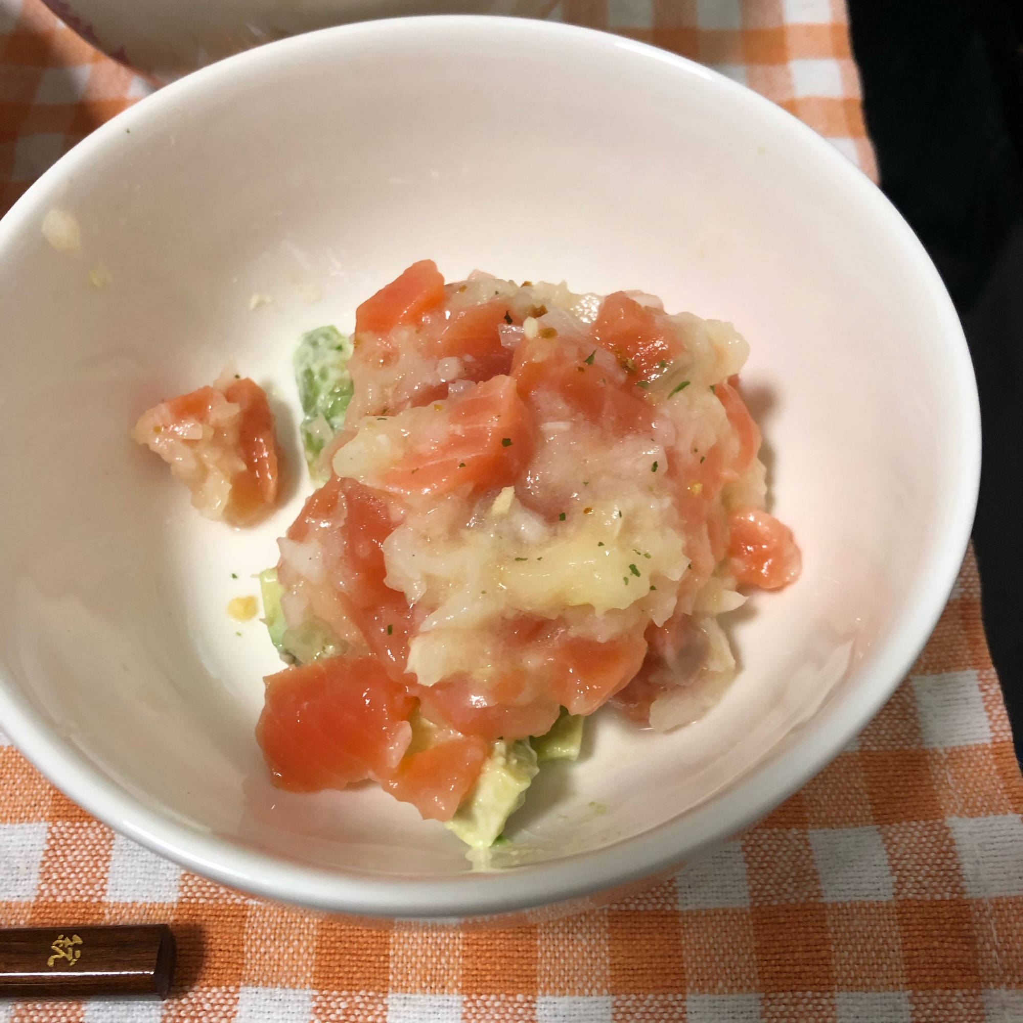 サーモンアボカドタルタル