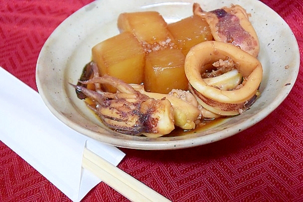 うま味がしみ込んだ☆「イカ大根」
