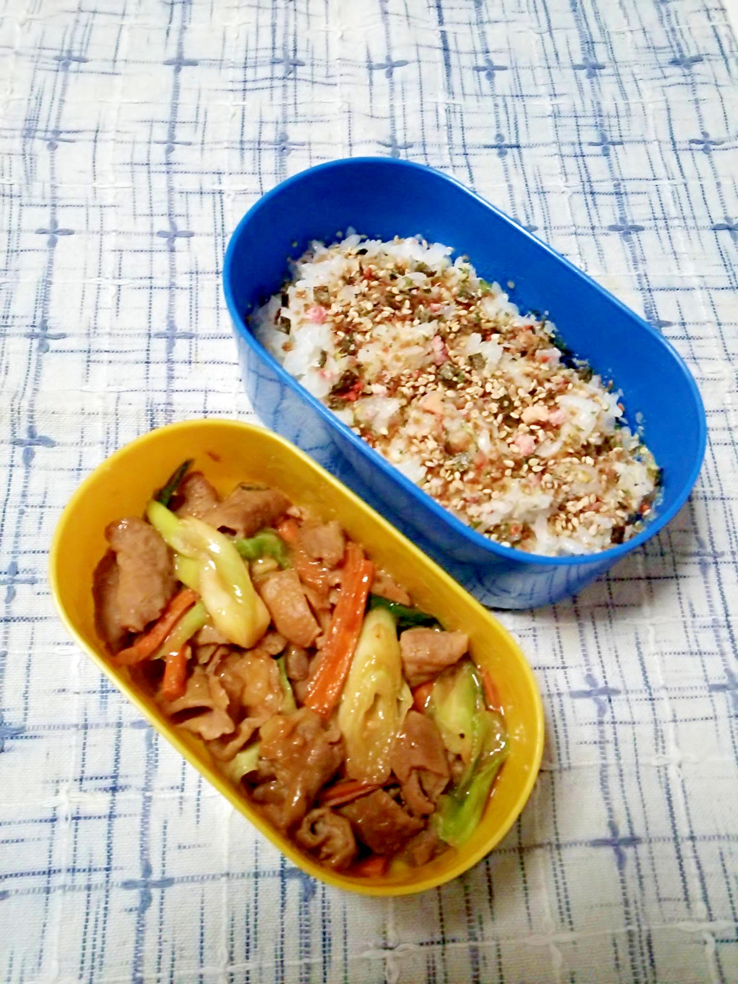 ☆ホルモン野菜炒め＆ふりかけご飯弁当☆