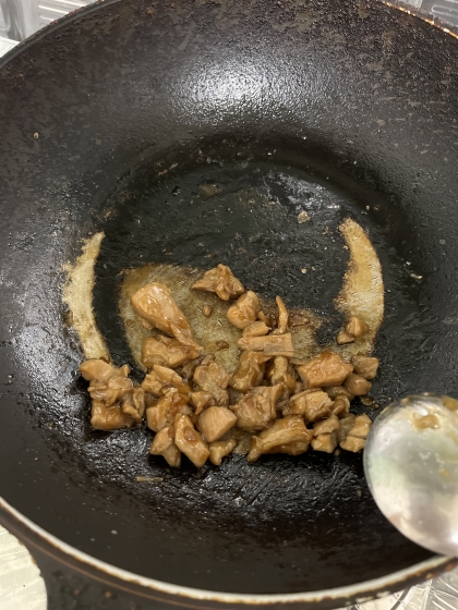 鶏肉でやってみました！
最後に片栗粉をかけて蒸発させてみると超良かったです！
美味しくいただきました♪