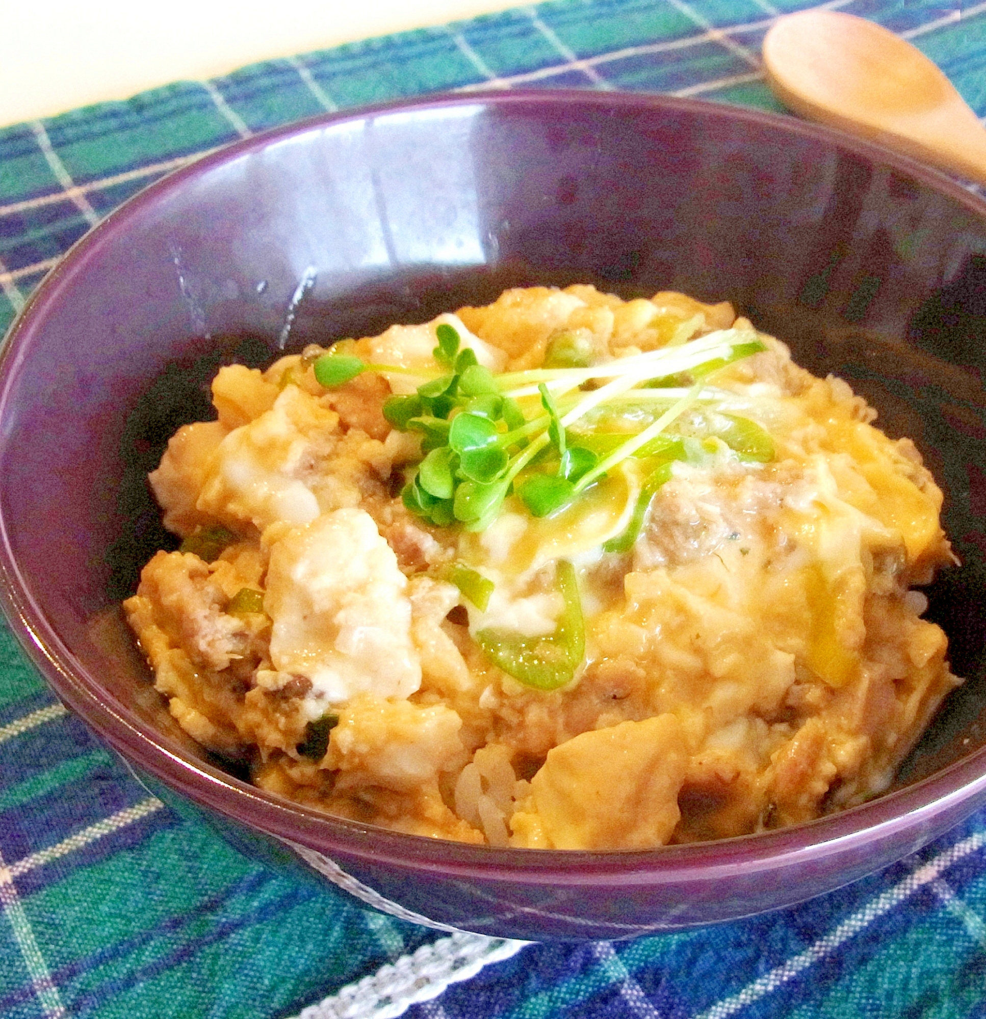 さば缶で簡単！鯖と豆腐のたまご丼