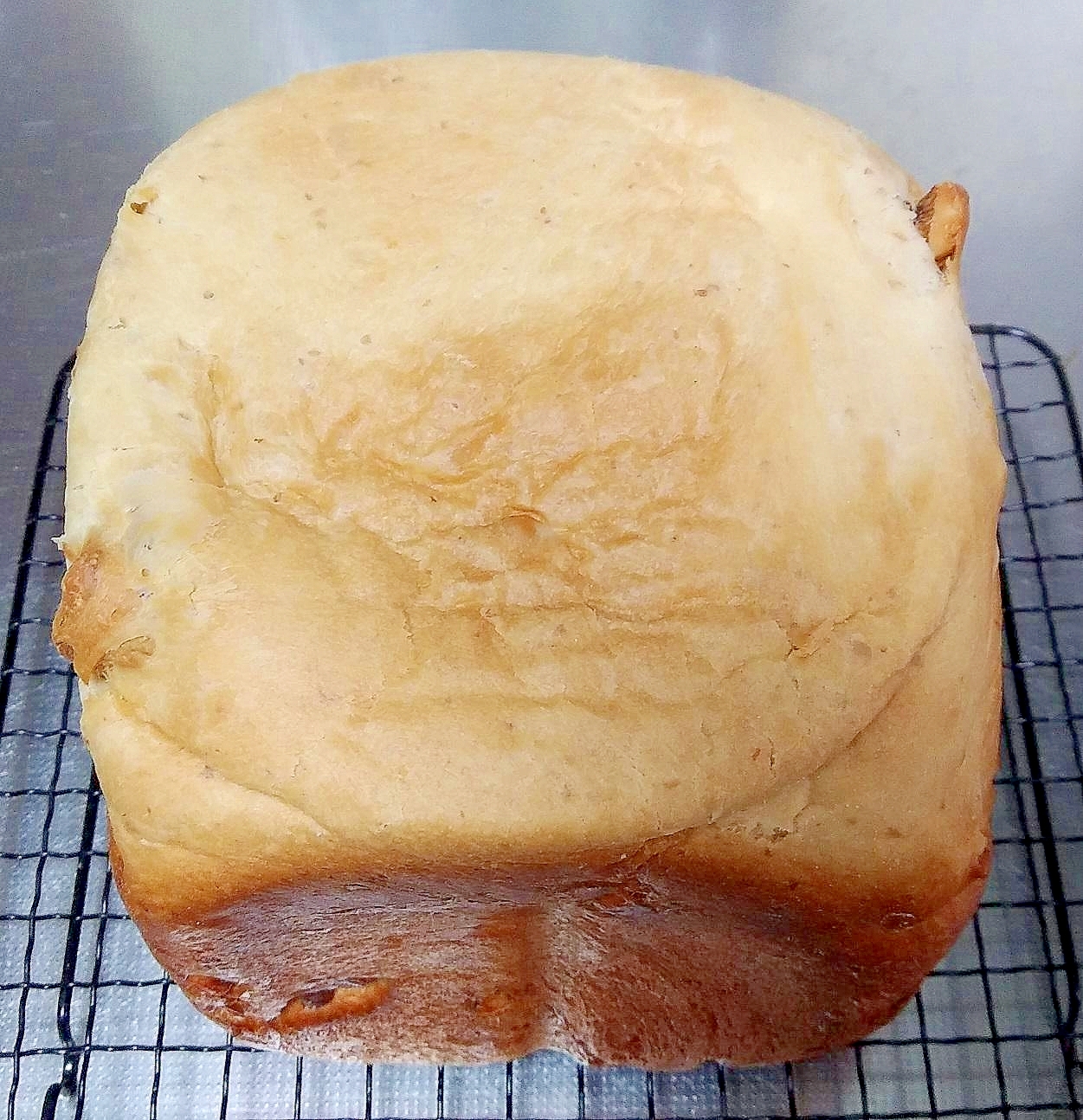 HBで作る、バナナとクルミのふんわり食パン