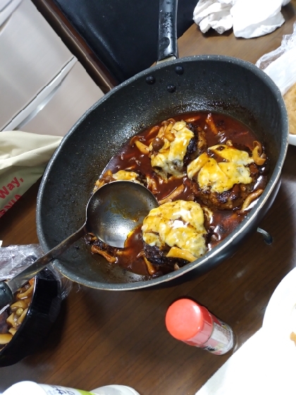 ♪♪絶品★煮込みハンバーグ～きのこソース～♪♪