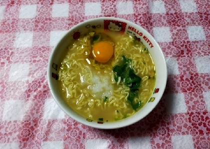 夢シニアちゃん(*ˊ˘ˋ*)｡♪:*°おろしかけうどん→中華麺ですが～美味しかったです♪♪大根おろしと卵がいいですね٩(ˊᗜˋ*)و♪