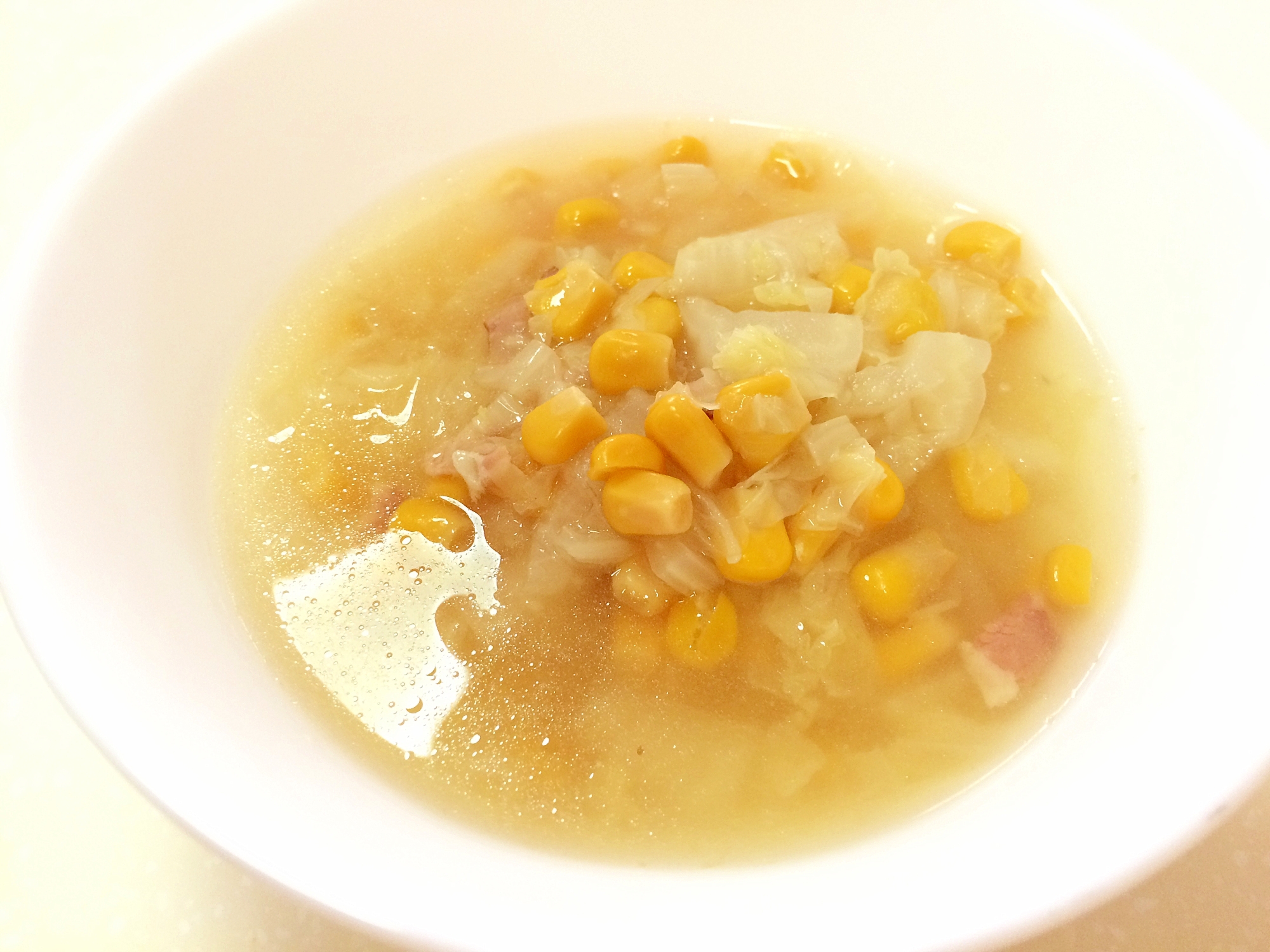 白菜とコーンの旨味スープ