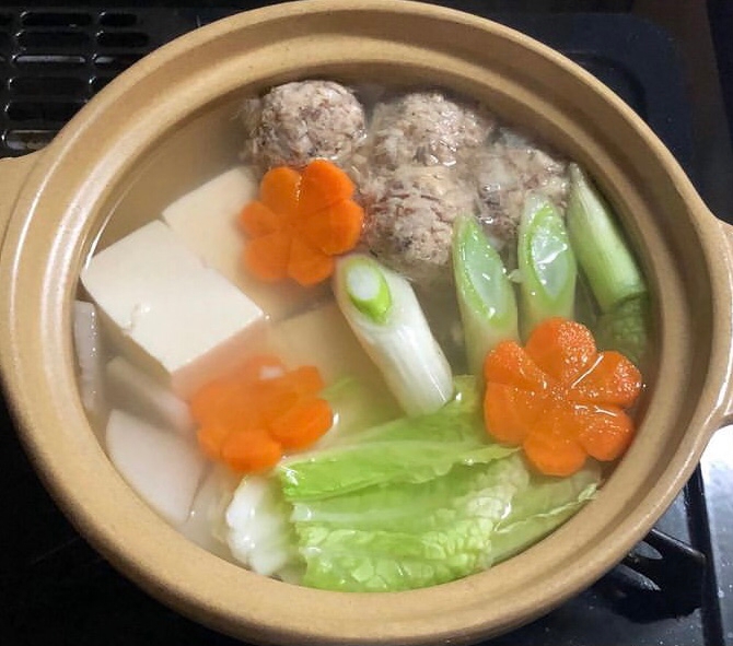 サバ缶のつみれ入り湯豆腐〜♪