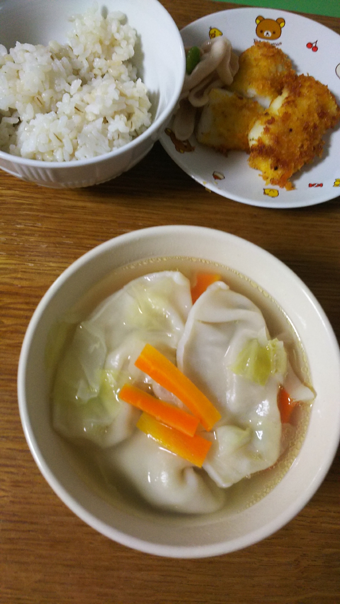 キャベツと人参と餃子のスープ