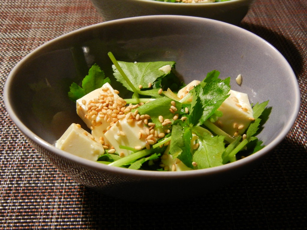 三つ葉と豆腐の胡麻サラダ