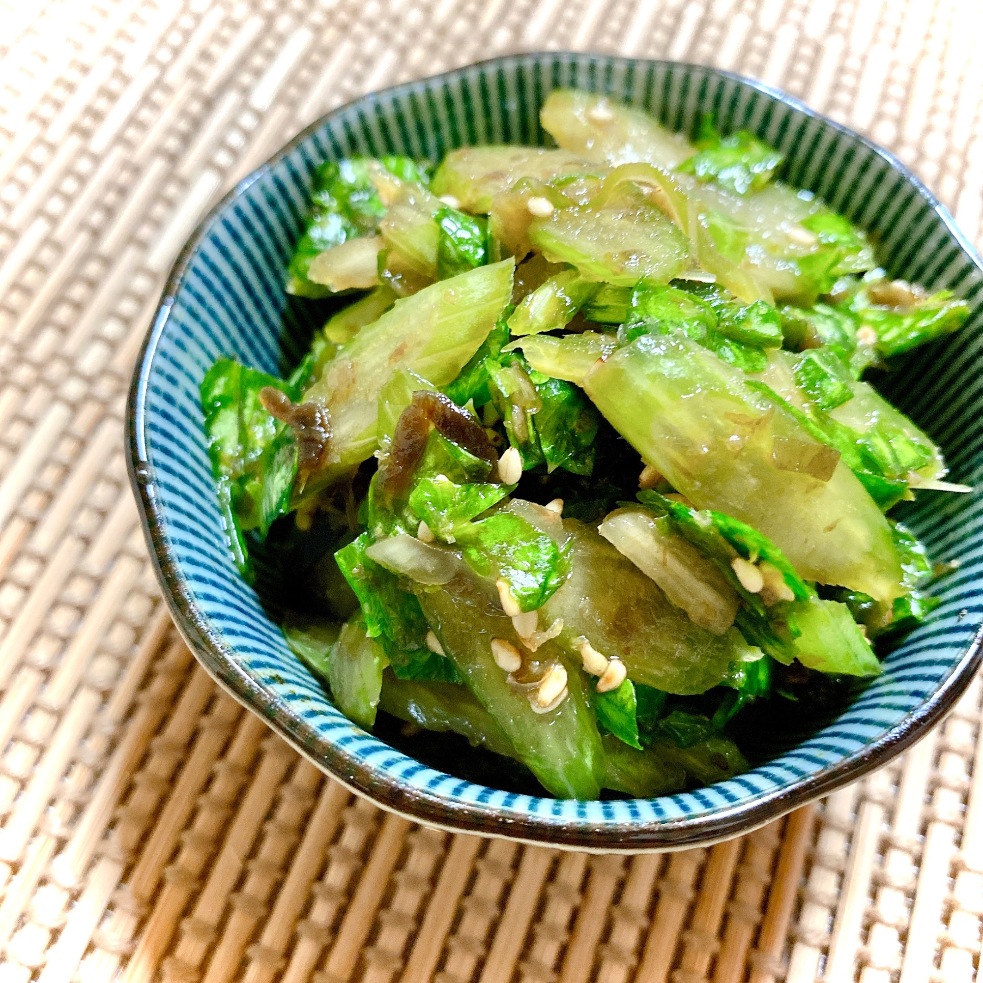 ポリ袋で簡単♪セロリのおかか昆布漬け